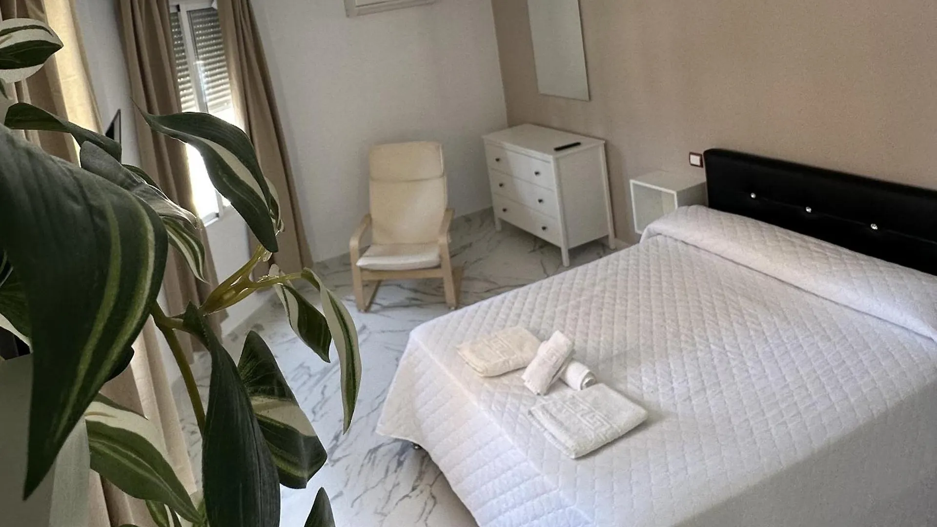 Hotel Avenida Velez Malaga Apartment