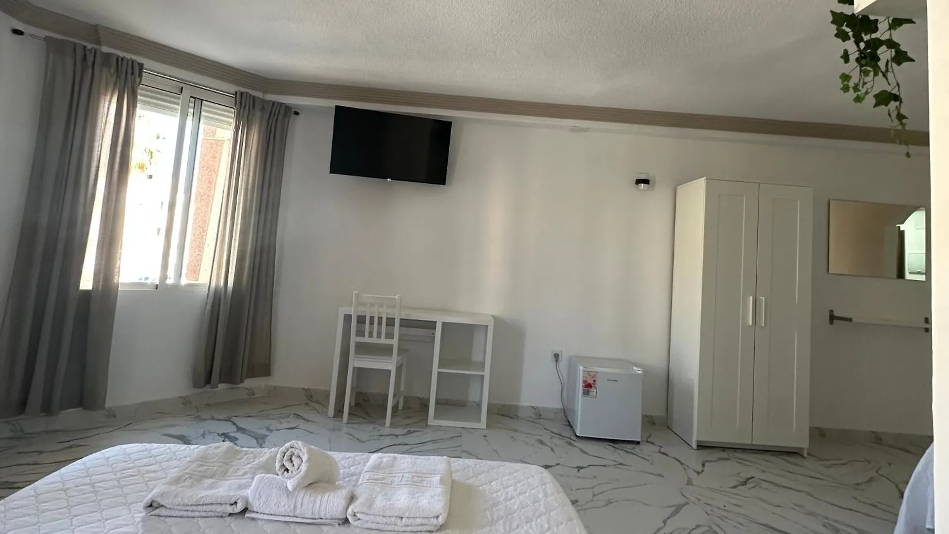 Hotel Avenida Velez Malaga Apartment