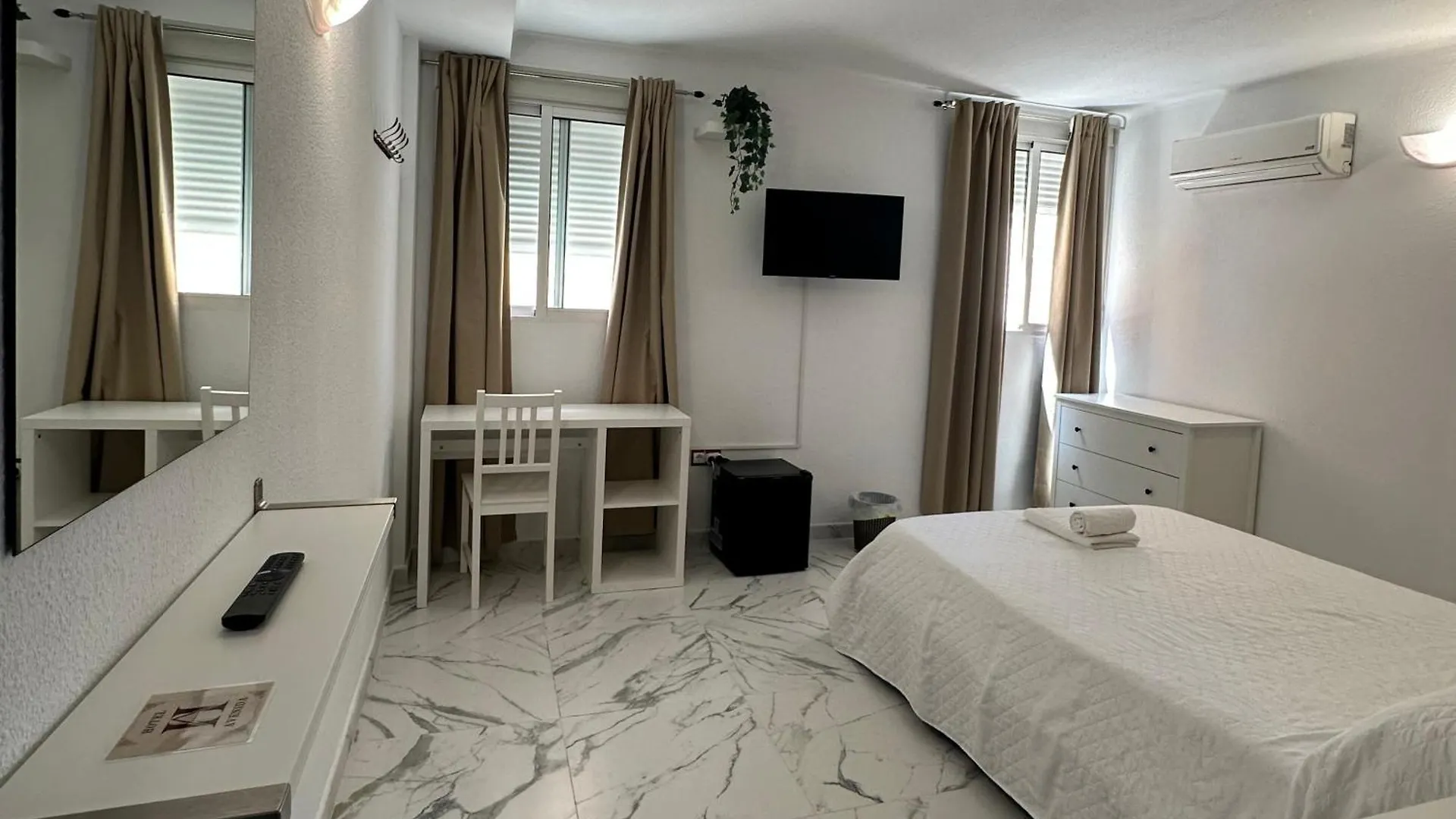 Hotel Avenida Velez Malaga 0*,  Spain