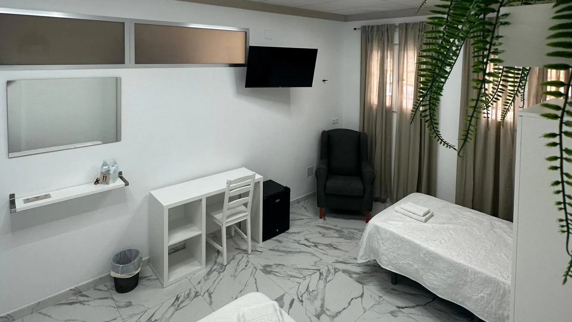 Hotel Avenida Velez Malaga Apartment